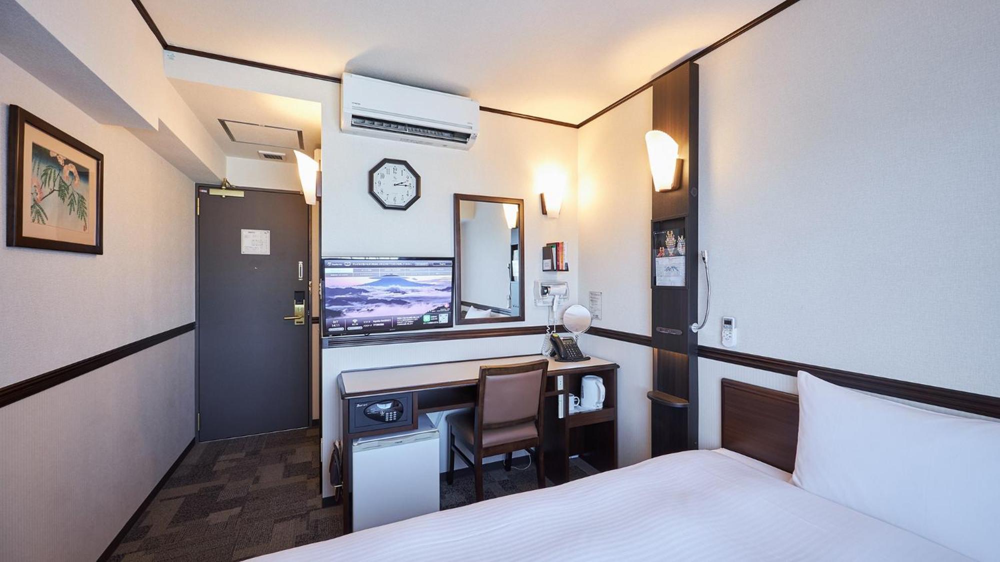 Toyoko Inn Tsu Eki Nishi Guchi Exteriör bild